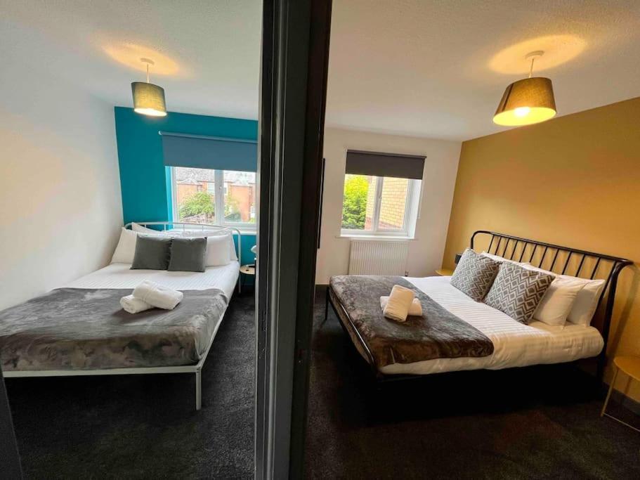 3 Bedroom House With Parking Manchester Extérieur photo